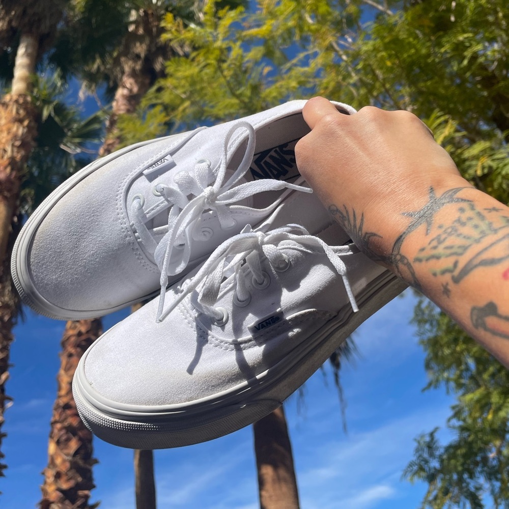 FRESH WHITE VANS